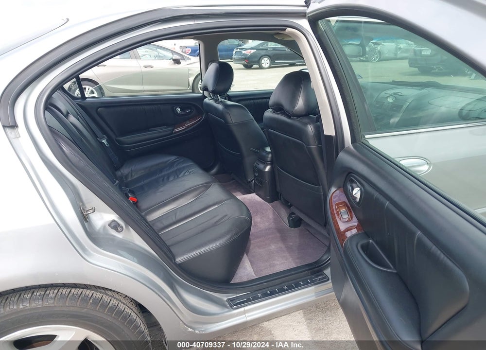 2000 INFINITI I30 LUXURY/TOURING VIN: JNKCA31A4YT115745