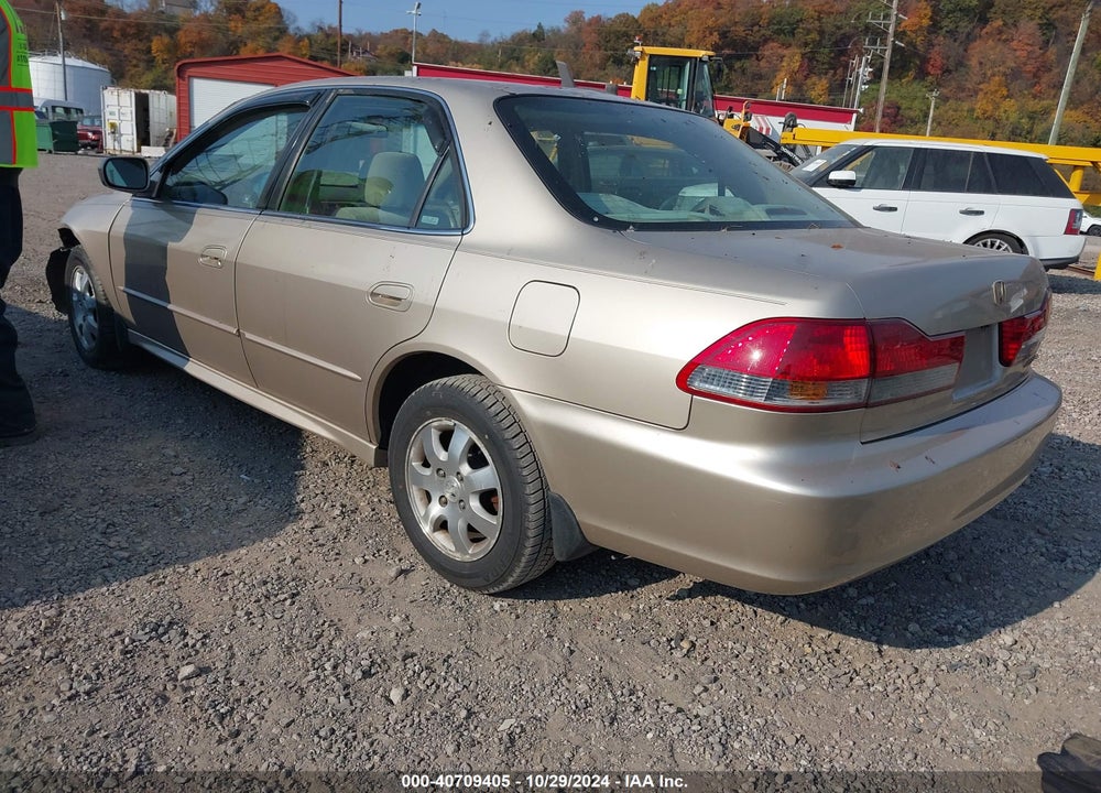 2001 HONDA ACCORD 2.3 EX VIN: 1HGCG66831A125998