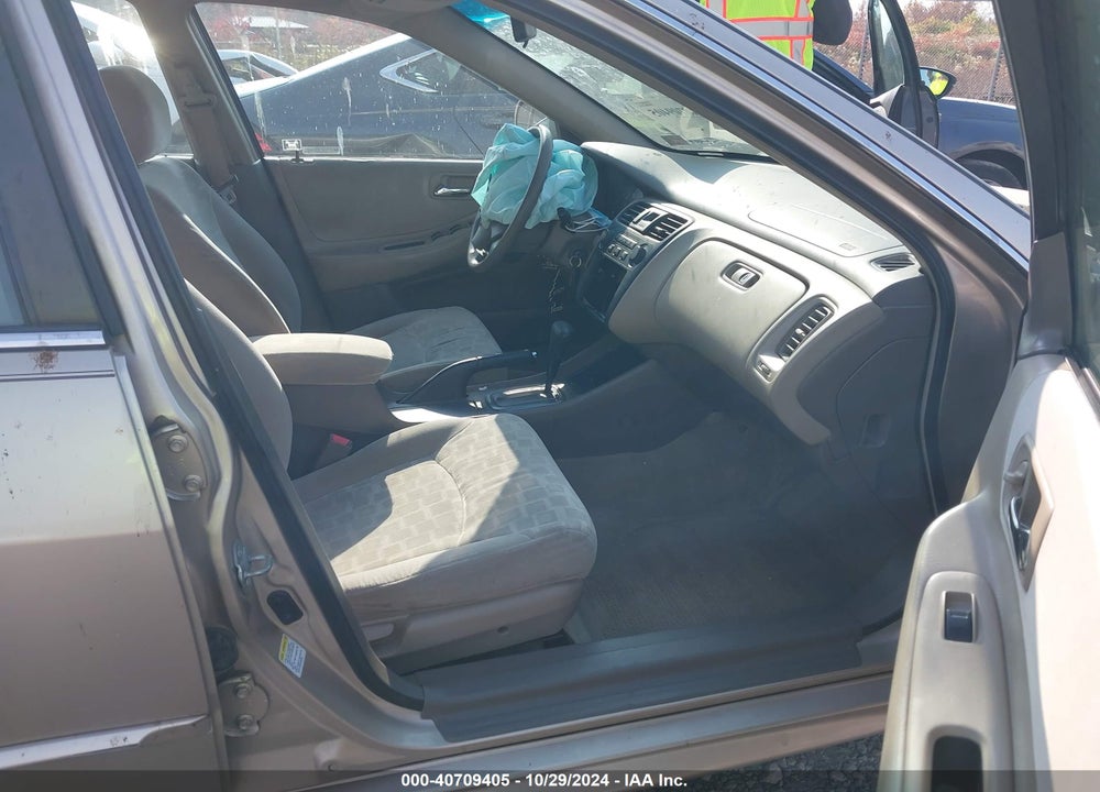 2001 HONDA ACCORD 2.3 EX VIN: 1HGCG66831A125998