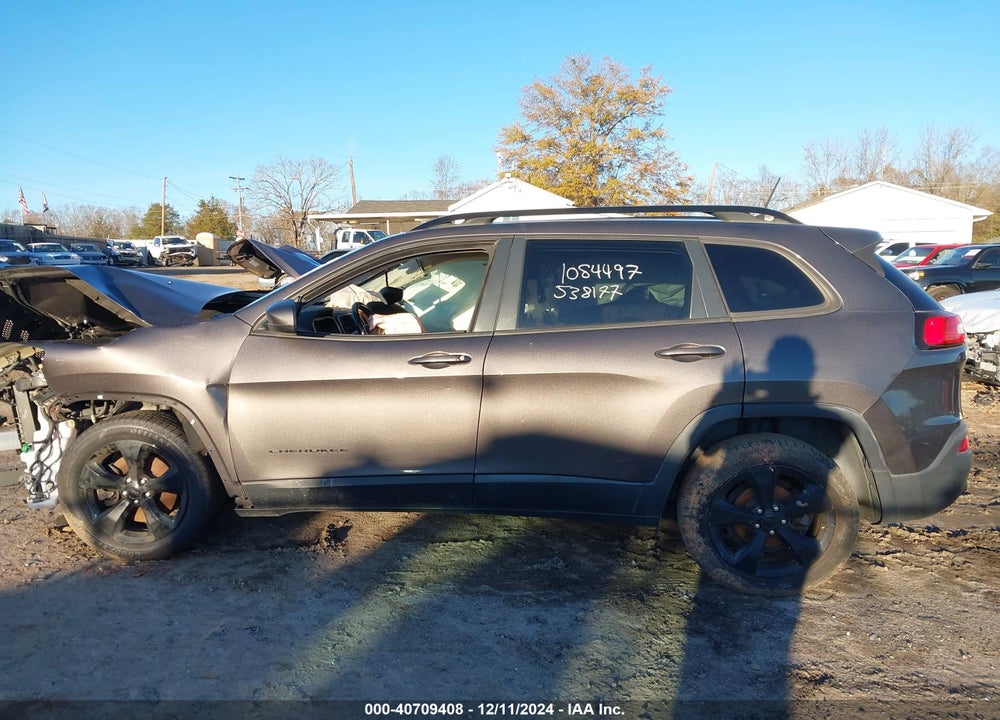 2018 JEEP CHEROKEE LATITUDE FWD VIN: 1C4PJLCB3JD538177