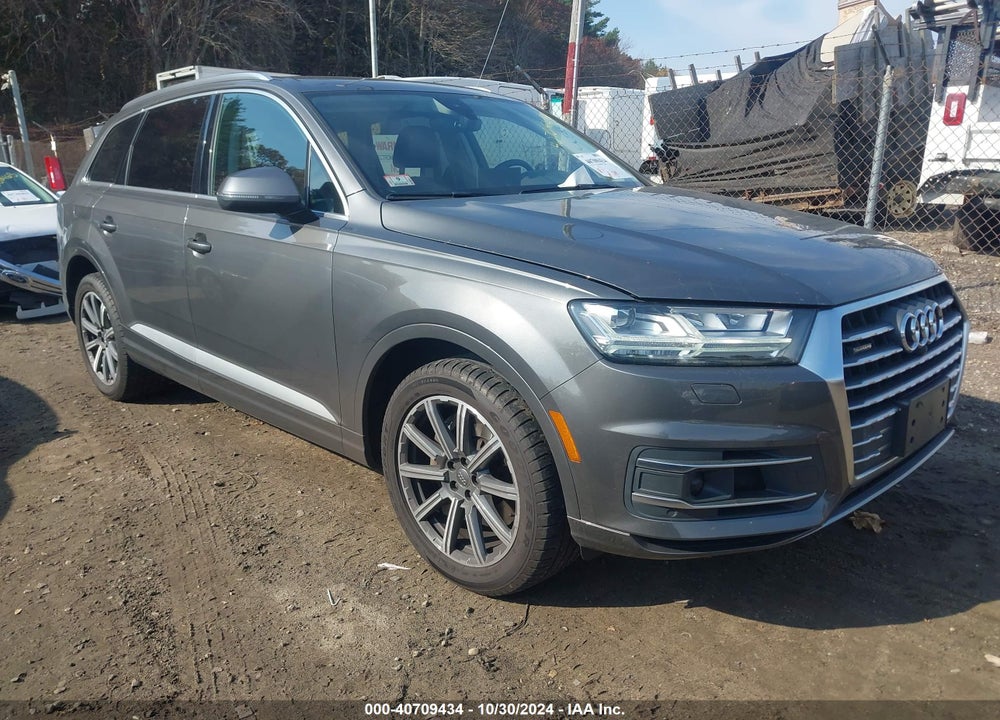 2018 AUDI Q7 3.0T PREMIUM VIN: WA1LAAF76JD038082