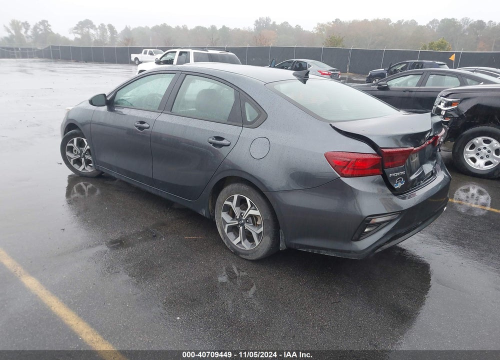 2019 KIA FORTE LXS VIN: 3KPF24AD7KE123592