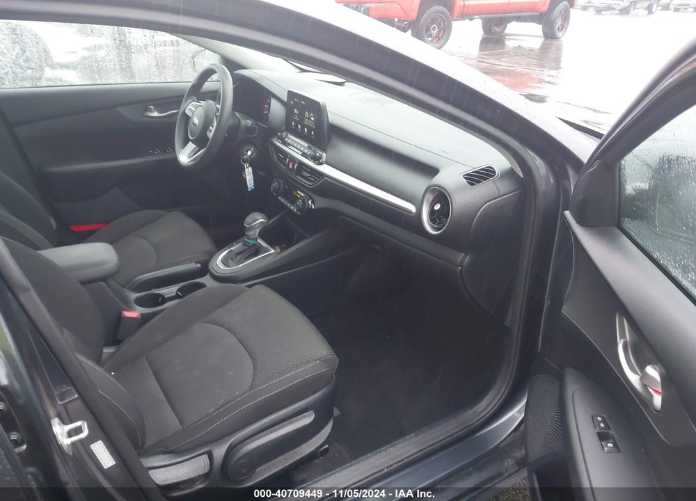 2019 KIA FORTE LXS VIN: 3KPF24AD7KE123592