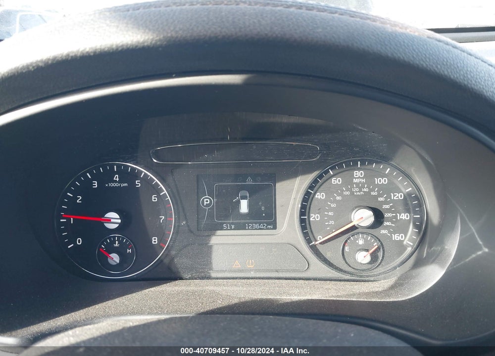 2017 KIA SORENTO 2.4L LX VIN: 5XYPG4A34HG331079