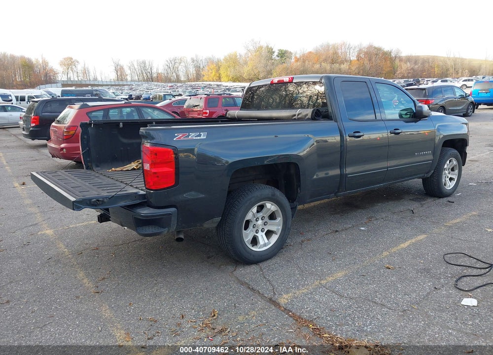 2017 CHEVROLET SILVERADO 1500 2LT VIN: 1GCVKREC8HZ276215