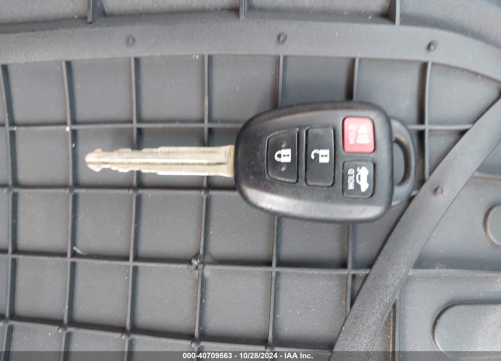 2017 TOYOTA COROLLA LE VIN: 5YFBURHE9HP597300