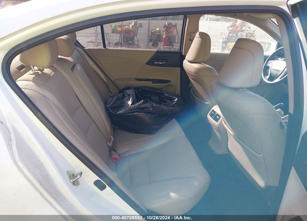 2015 HONDA ACCORD EX-L VIN: 1HGCR2F85FA116018