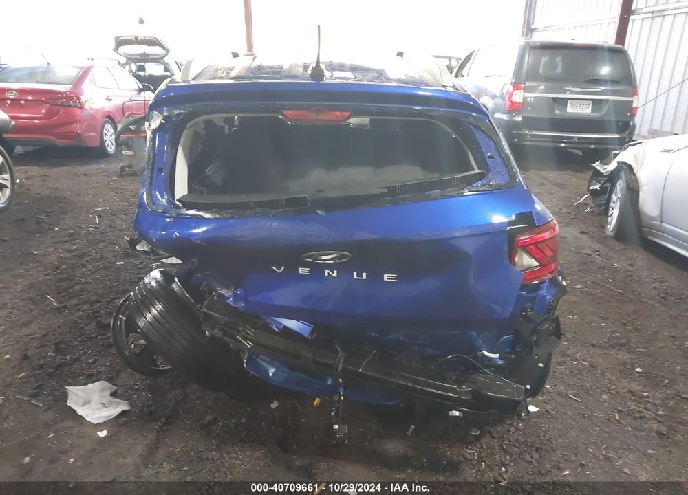 2023 HYUNDAI VENUE SEL VIN: KMHRC8A36PU258639
