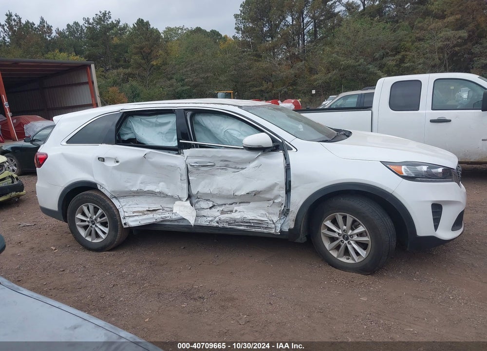 2019 KIA SORENTO 2.4L LX VIN: 5XYPG4A38KG521572