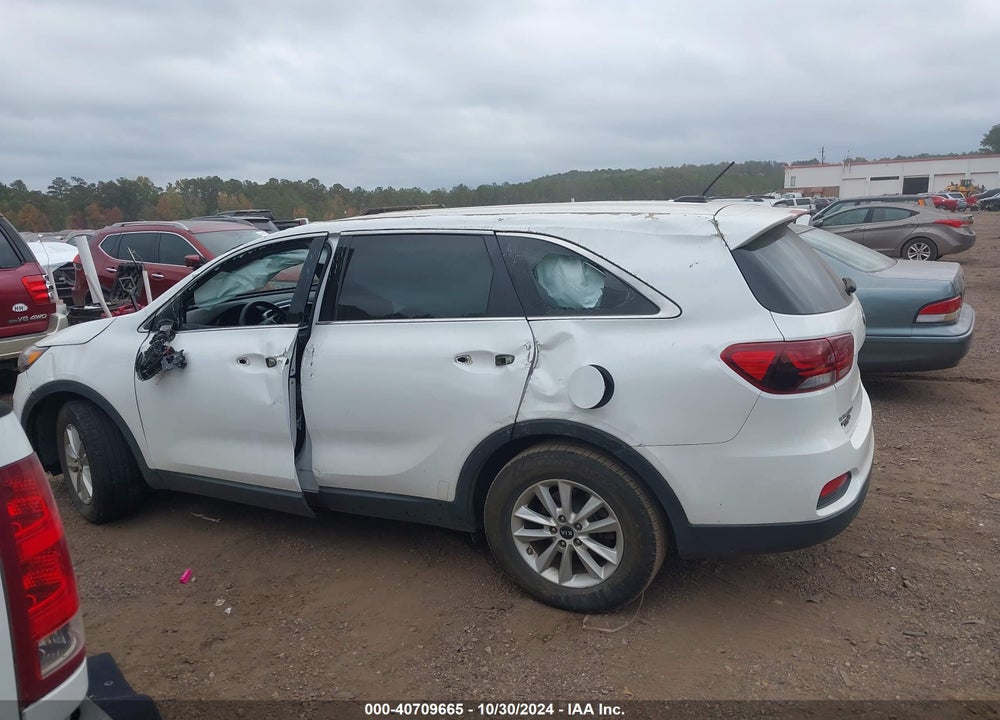 2019 KIA SORENTO 2.4L LX VIN: 5XYPG4A38KG521572