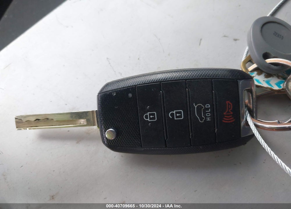 2019 KIA SORENTO 2.4L LX VIN: 5XYPG4A38KG521572