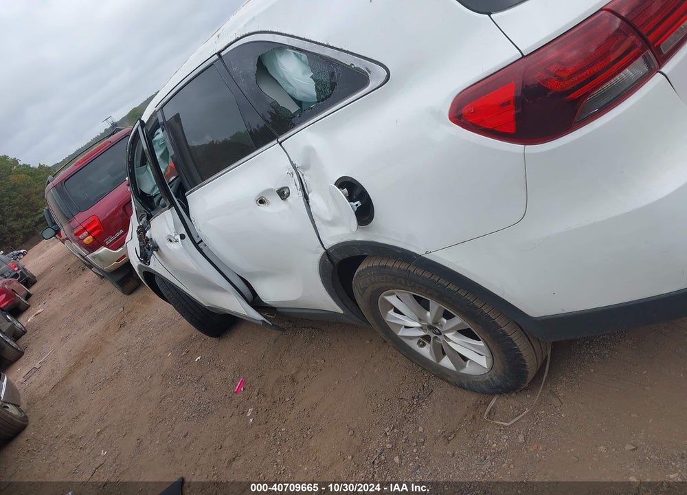 2019 KIA SORENTO 2.4L LX VIN: 5XYPG4A38KG521572
