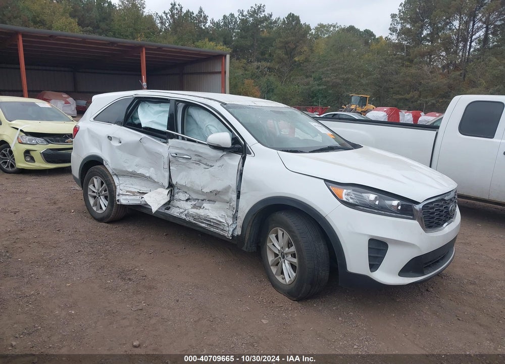 2019 KIA SORENTO 2.4L LX VIN: 5XYPG4A38KG521572
