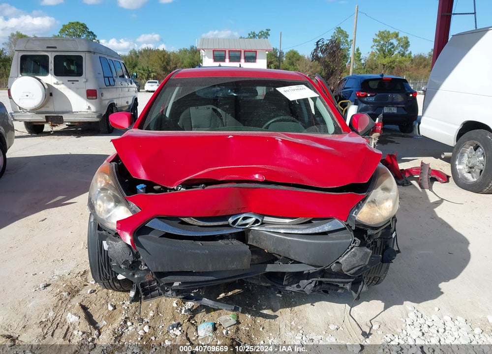 2013 HYUNDAI ELANTRA GT VIN: KMHD35LE2DU022573