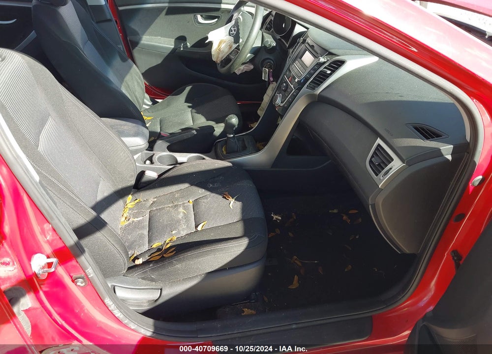2013 HYUNDAI ELANTRA GT VIN: KMHD35LE2DU022573