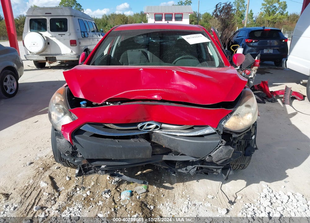 2013 HYUNDAI ELANTRA GT VIN: KMHD35LE2DU022573