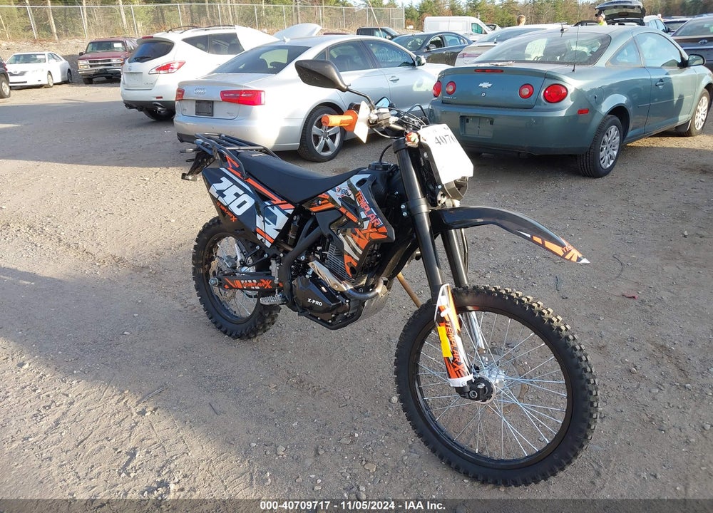 2020 HAWK 250 ENDURO VIN: LC4HCNL59L0001218