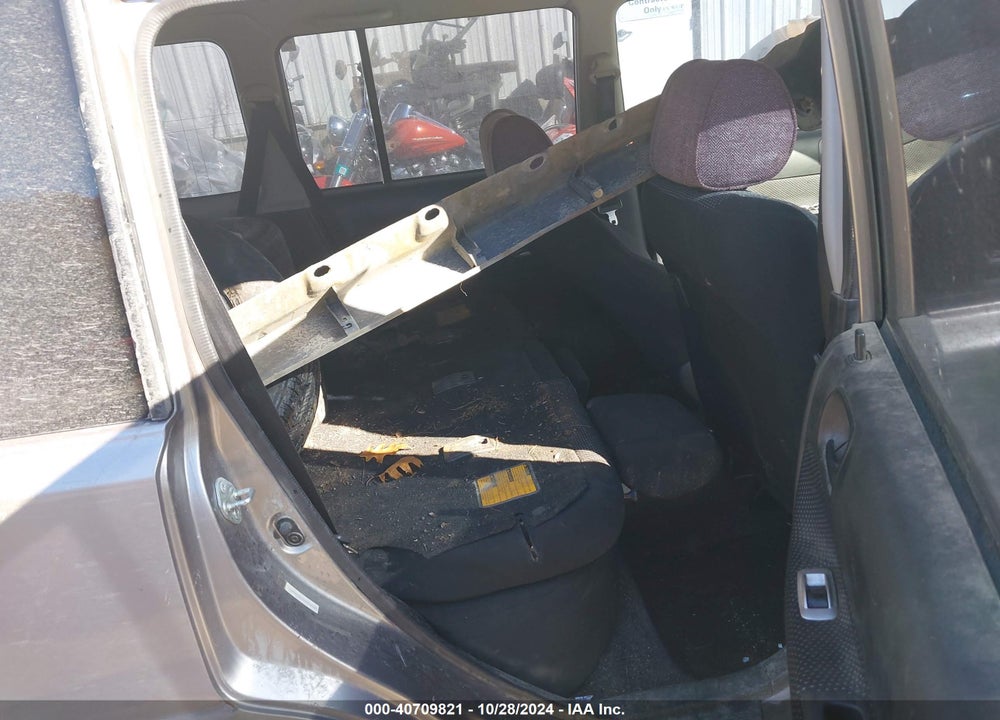 2004 SCION XB VIN: JTLKT334540148042