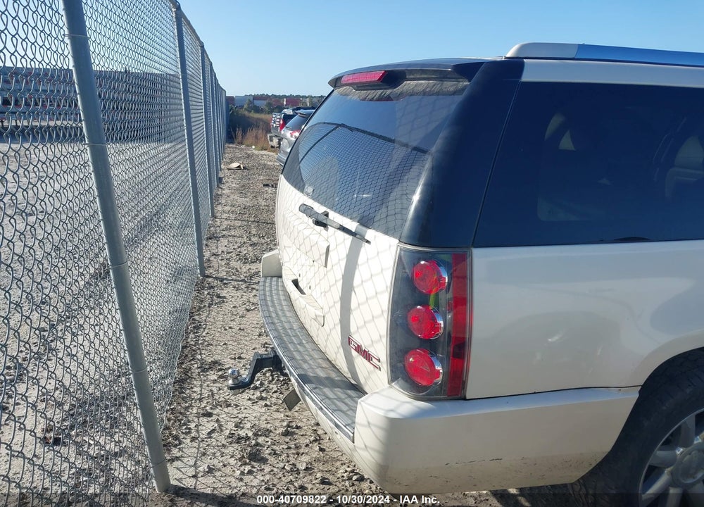 2010 GMC YUKON XL 1500 DENALI VIN: 1GKUCMEF9AR131233