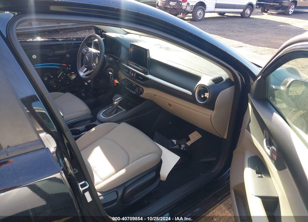 2019 KIA FORTE LXS VIN: 3KPF24AD6KE130968