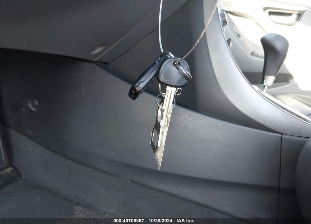 2013 HYUNDAI ELANTRA GLS VIN: 5NPDH4AE8DH193390