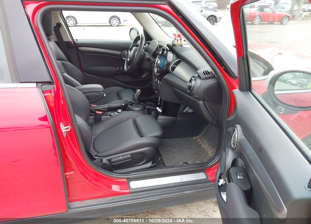 2023 MINI HARDTOP COOPER S VIN: WMW53DK0XP2T49907