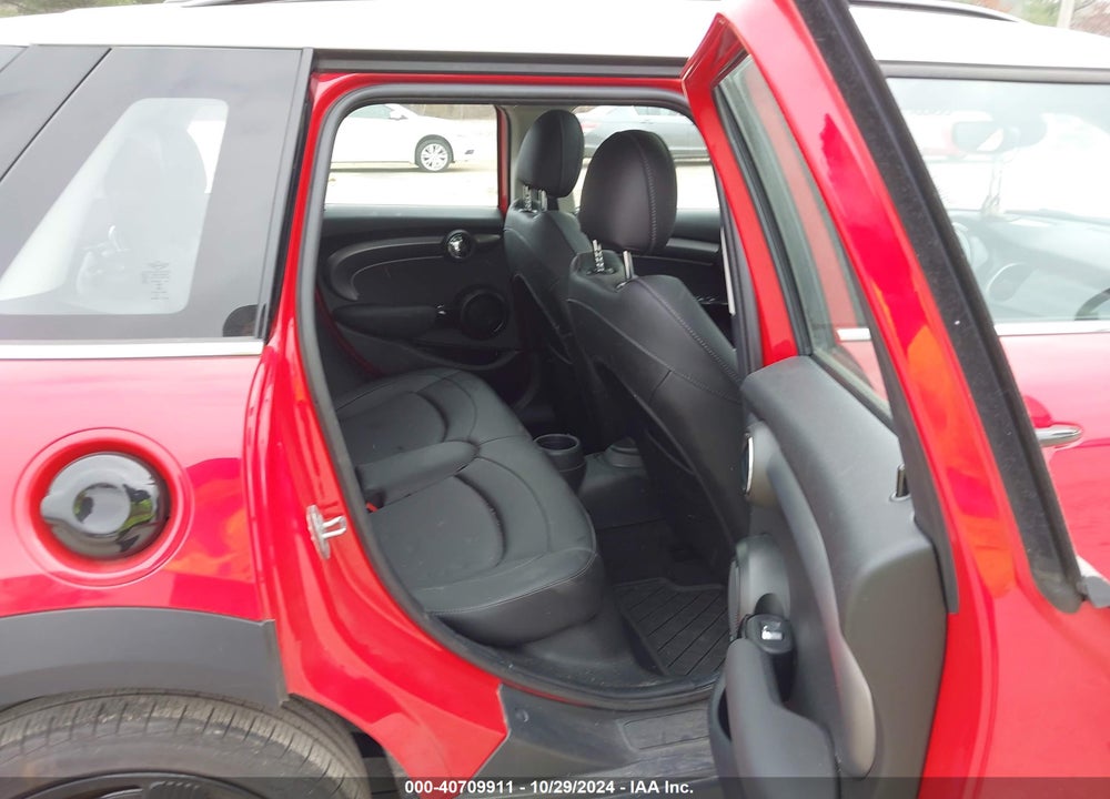 2023 MINI HARDTOP COOPER S VIN: WMW53DK0XP2T49907