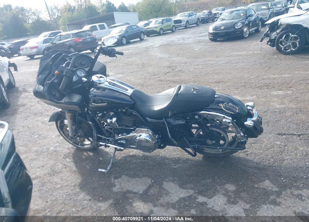2022 HARLEY-DAVIDSON FLTRX VIN: 1HD1KHC18NB625581