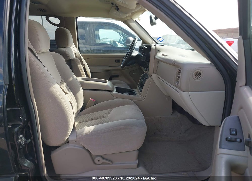 2004 CHEVROLET SUBURBAN 1500 LS VIN: 1GNEC16Z14J135035