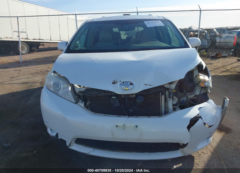 2011 TOYOTA SIENNA XLE LIMITED VIN: 5TDDK3DC8BS002290