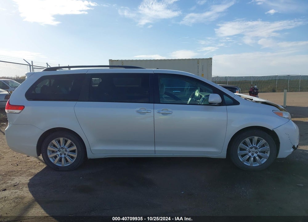 2011 TOYOTA SIENNA XLE LIMITED VIN: 5TDDK3DC8BS002290