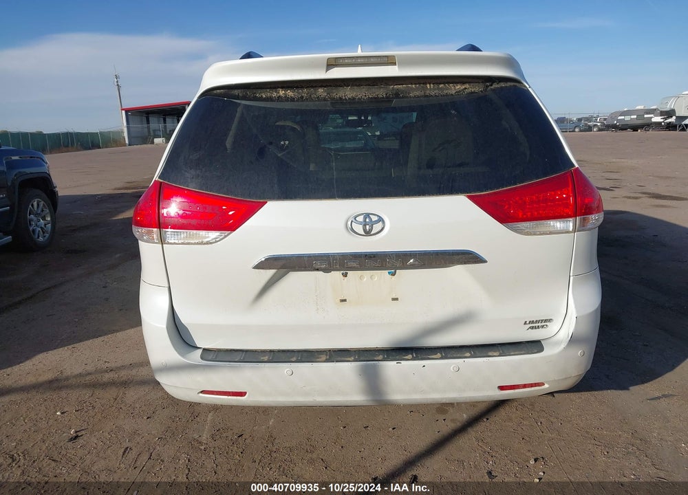 2011 TOYOTA SIENNA XLE LIMITED VIN: 5TDDK3DC8BS002290