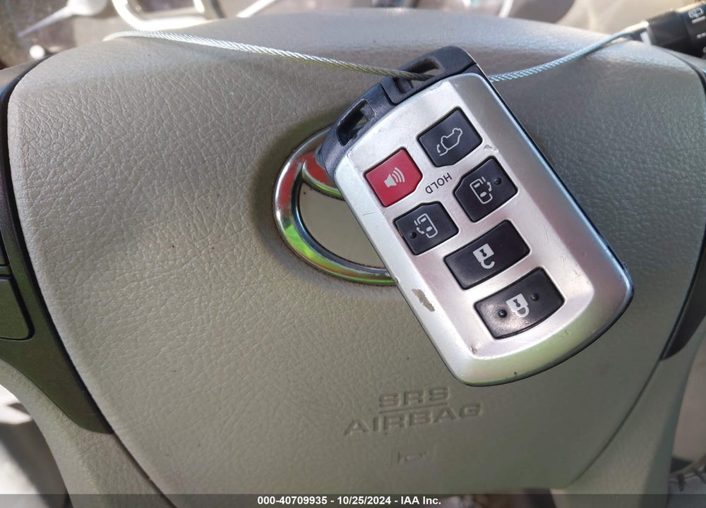 2011 TOYOTA SIENNA XLE LIMITED VIN: 5TDDK3DC8BS002290