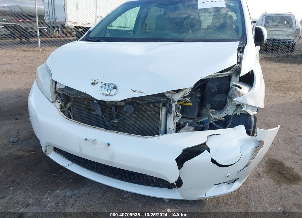 2011 TOYOTA SIENNA XLE LIMITED VIN: 5TDDK3DC8BS002290