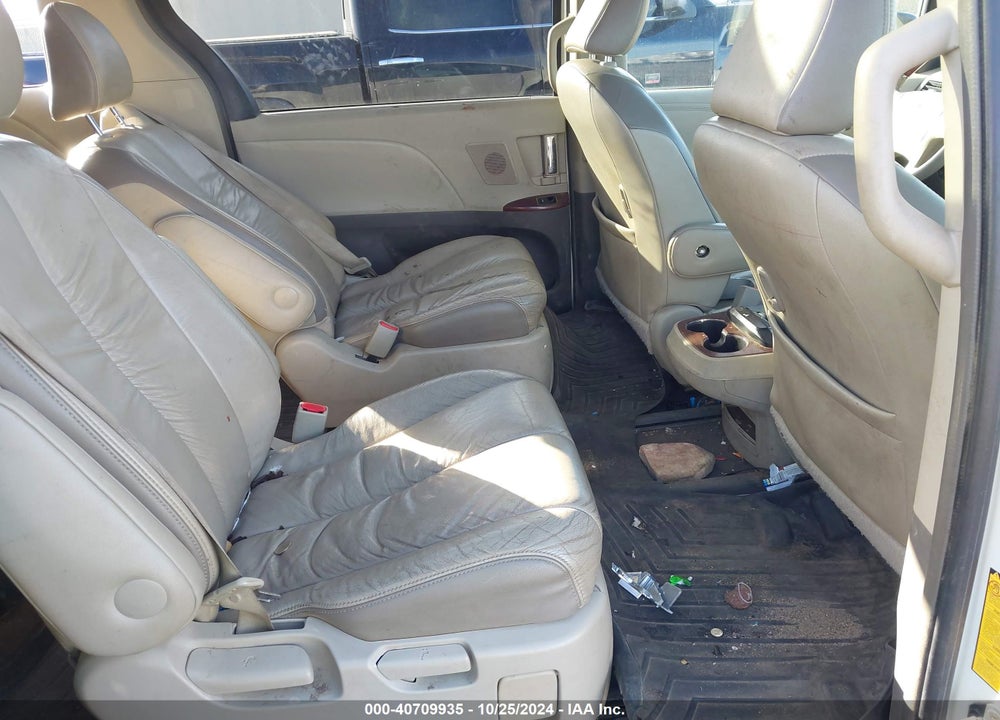 2011 TOYOTA SIENNA XLE LIMITED VIN: 5TDDK3DC8BS002290
