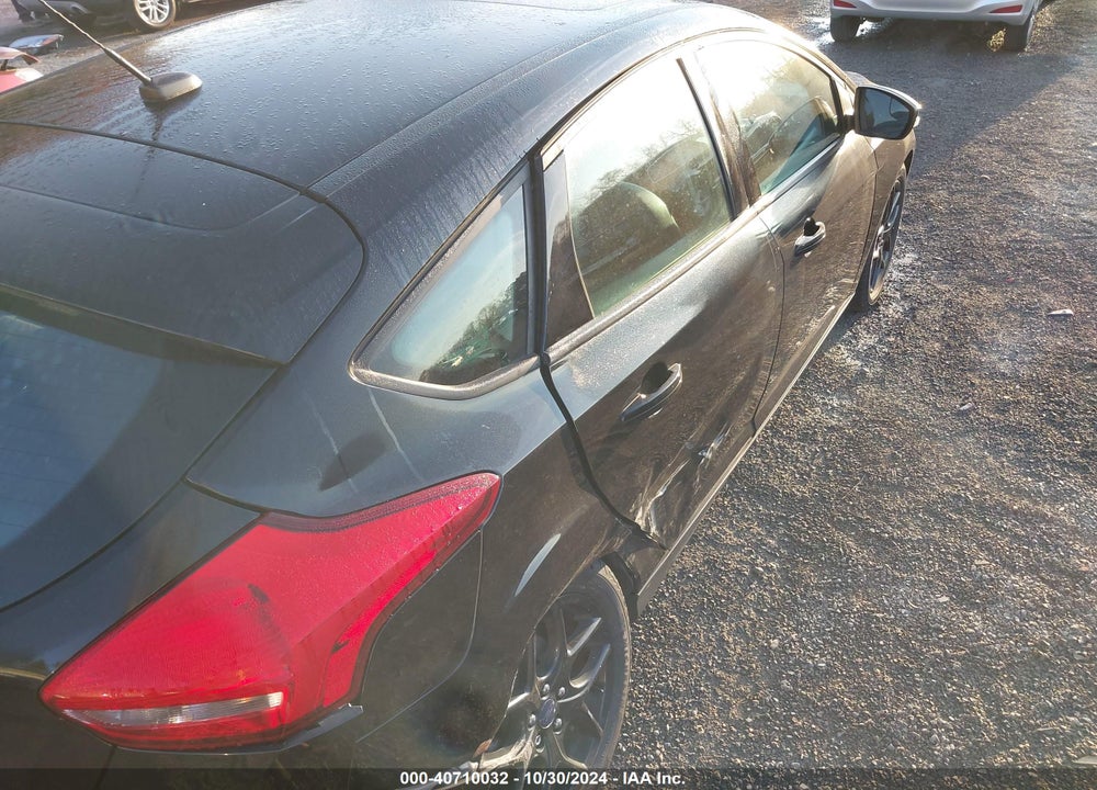 2016 FORD FOCUS SE VIN: 1FADP3K25GL377838