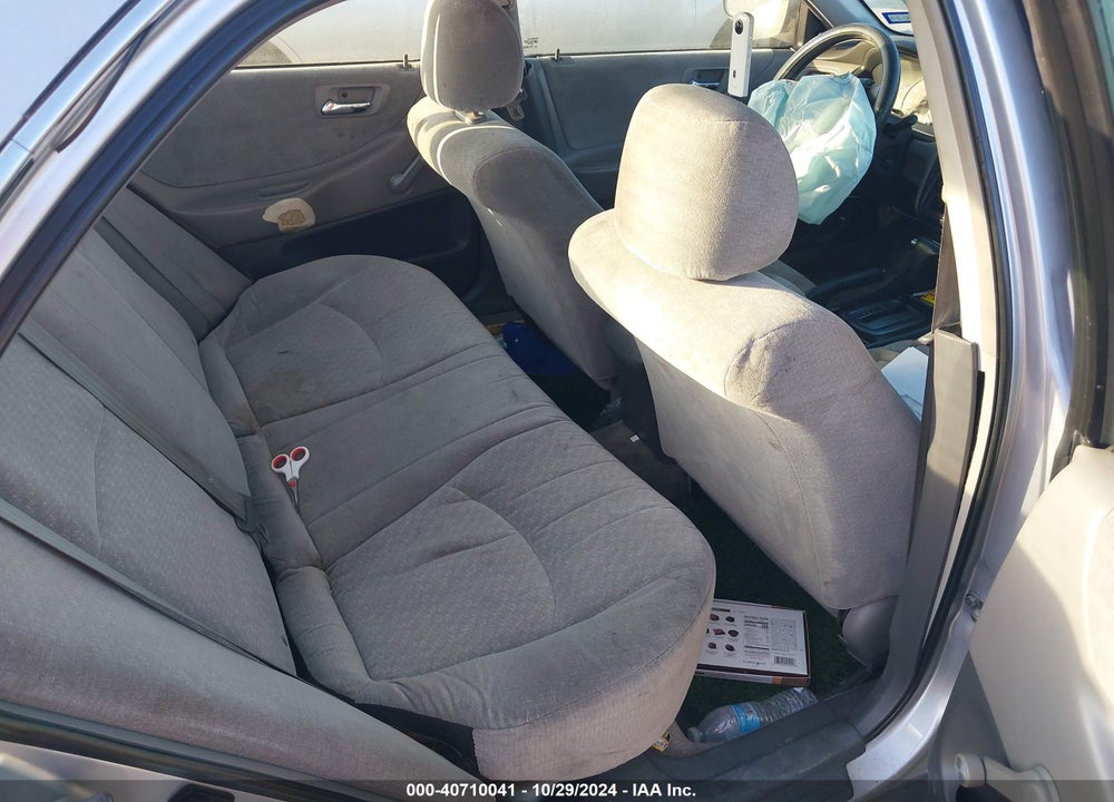 2002 HONDA ACCORD 2.3 VP VIN: 1HGCF86652A054009