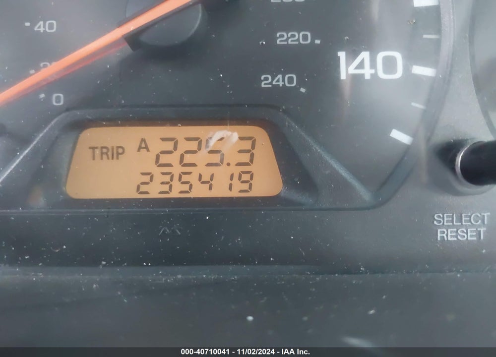 2002 HONDA ACCORD 2.3 VP VIN: 1HGCF86652A054009