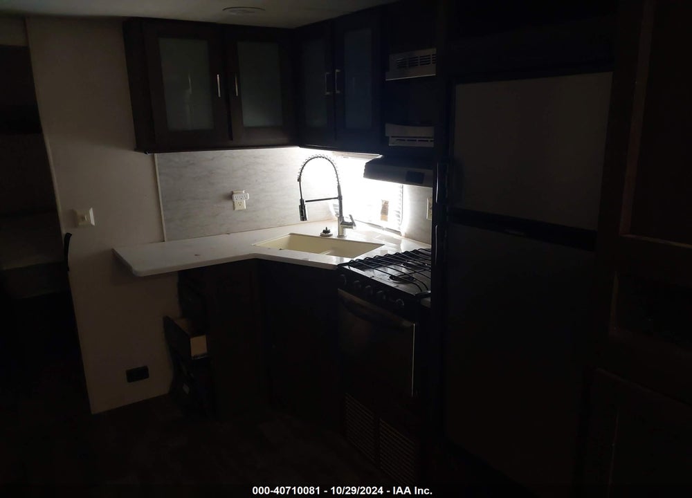 2018 FOREST RIVER WILDWOOD M-27DBK VIN: 4X4TWDC2XJA264087