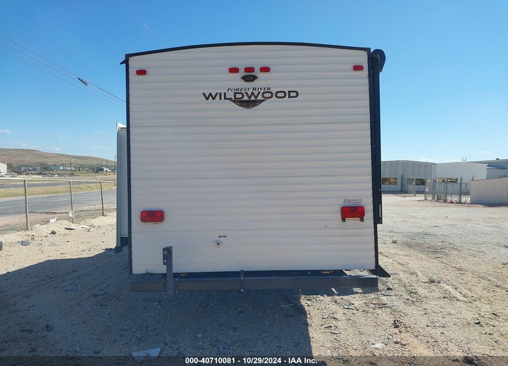 2018 FOREST RIVER WILDWOOD M-27DBK VIN: 4X4TWDC2XJA264087