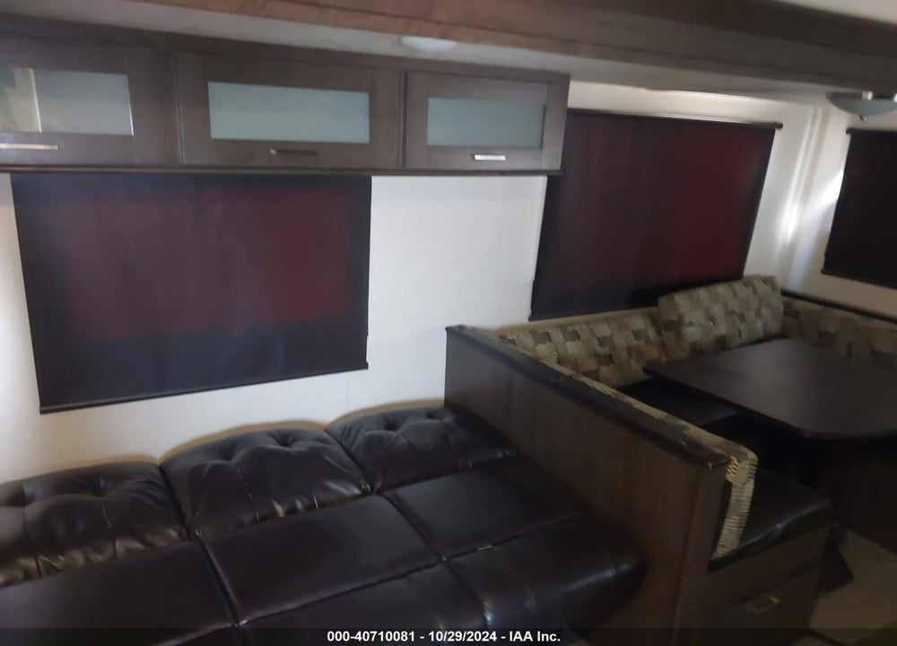 2018 FOREST RIVER WILDWOOD M-27DBK VIN: 4X4TWDC2XJA264087