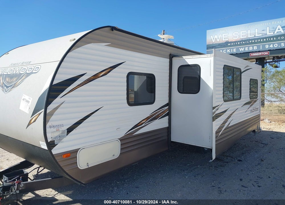 2018 FOREST RIVER WILDWOOD M-27DBK VIN: 4X4TWDC2XJA264087