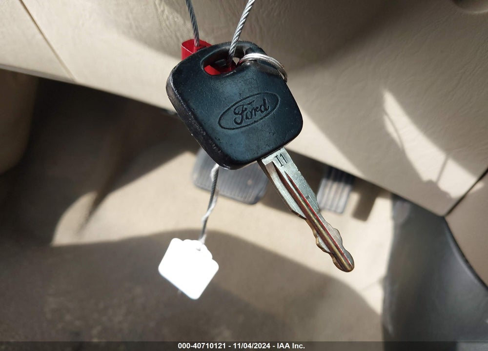2005 FORD FOCUS ZX4 VIN: 1FAFP34N75W173196