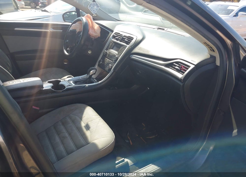 2015 FORD FUSION S VIN: 1FA6P0G79F5129445