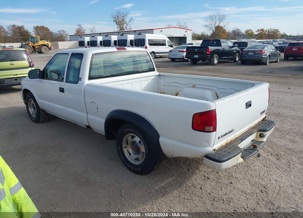 2000 GMC SONOMA SLS VIN: 1GTCS1955YK232718