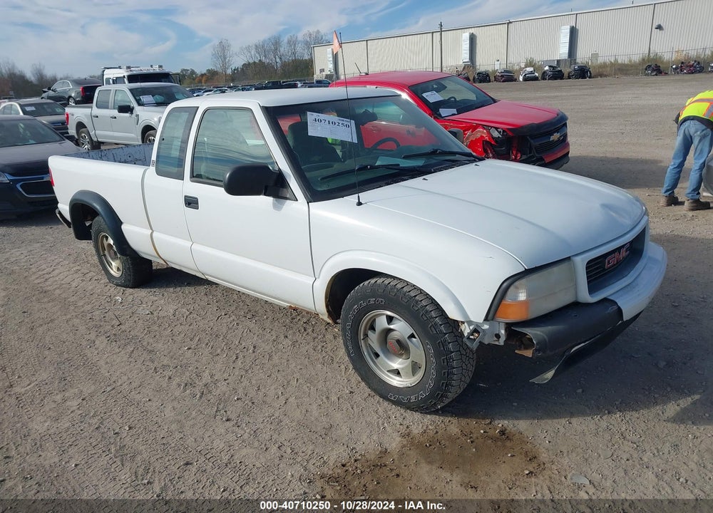 2000 GMC SONOMA SLS VIN: 1GTCS1955YK232718