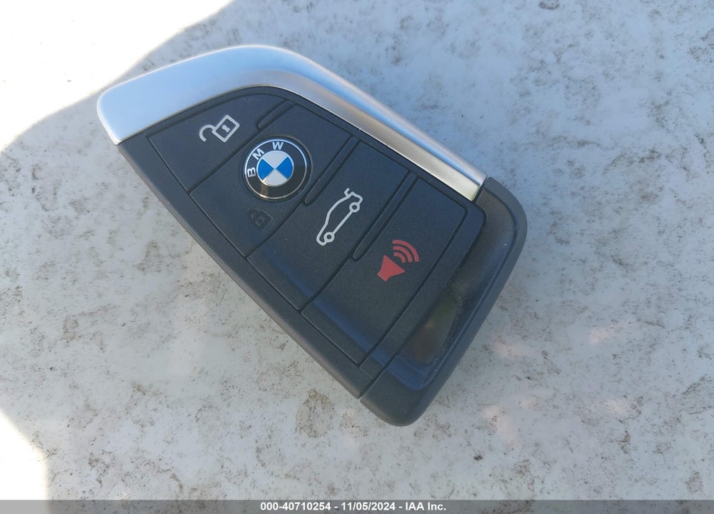 2018 BMW X1 XDRIVE28I VIN: WBXHT3C31J5L30383