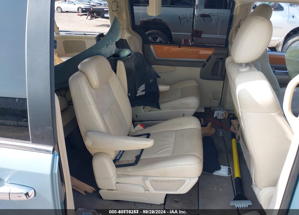 2008 CHRYSLER TOWN & COUNTRY LIMITED VIN: 2A8HR64X58R758882