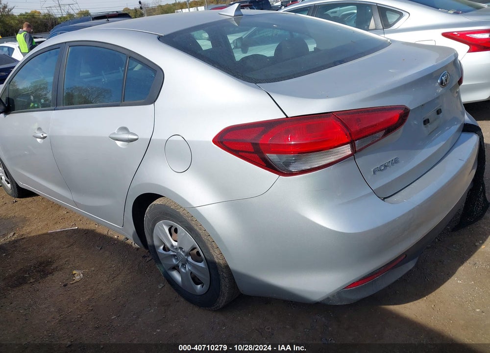 2018 KIA FORTE LX VIN: 3KPFL4A72JE213674