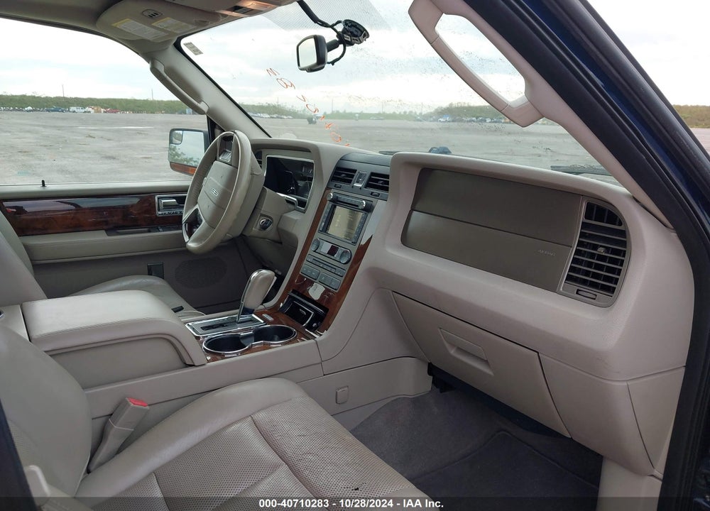 2014 LINCOLN NAVIGATOR VIN: 5LMJJ2H50EEL08396